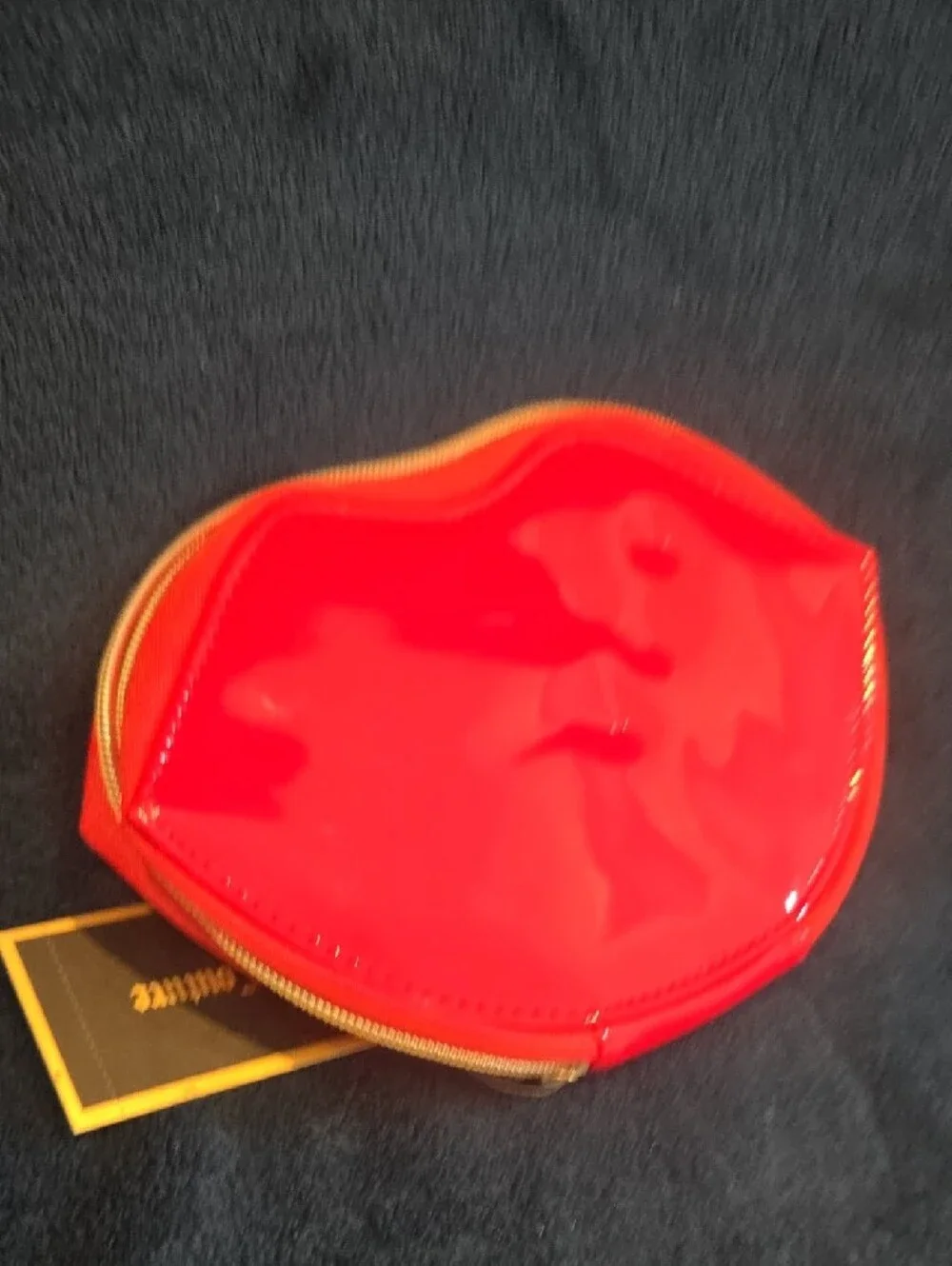 JUICY COUTURE Red Patent Lip-Shaped Jewelery Zip Pouch with Gold Accents